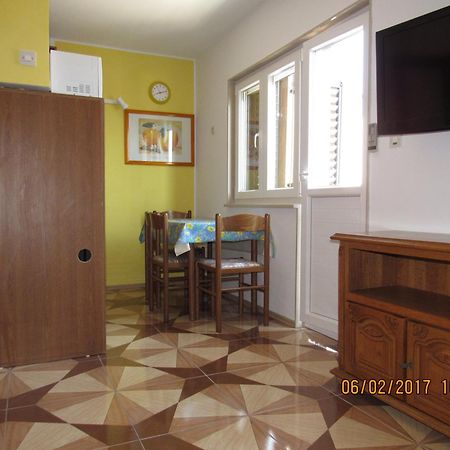 Guest House Vanessa Supetar Εξωτερικό φωτογραφία