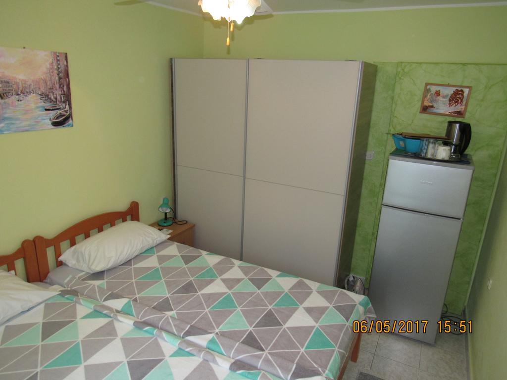 Guest House Vanessa Supetar Εξωτερικό φωτογραφία