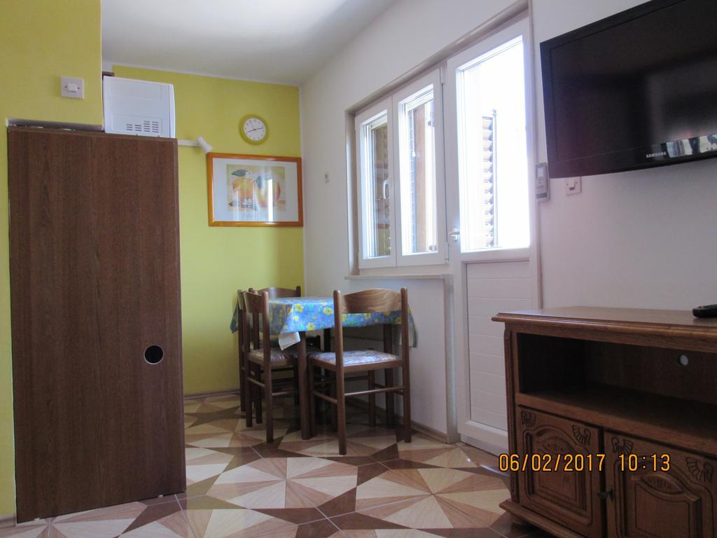 Guest House Vanessa Supetar Εξωτερικό φωτογραφία