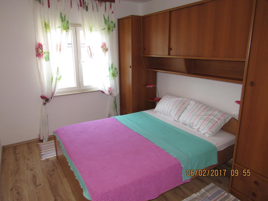Guest House Vanessa Supetar Εξωτερικό φωτογραφία