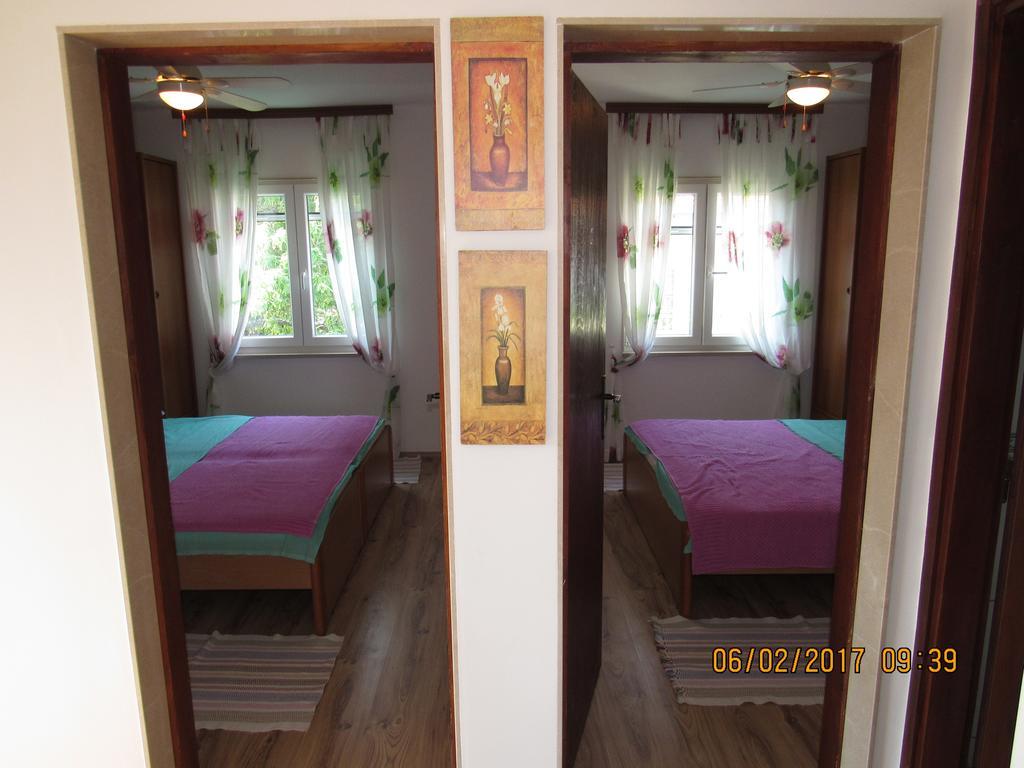 Guest House Vanessa Supetar Εξωτερικό φωτογραφία